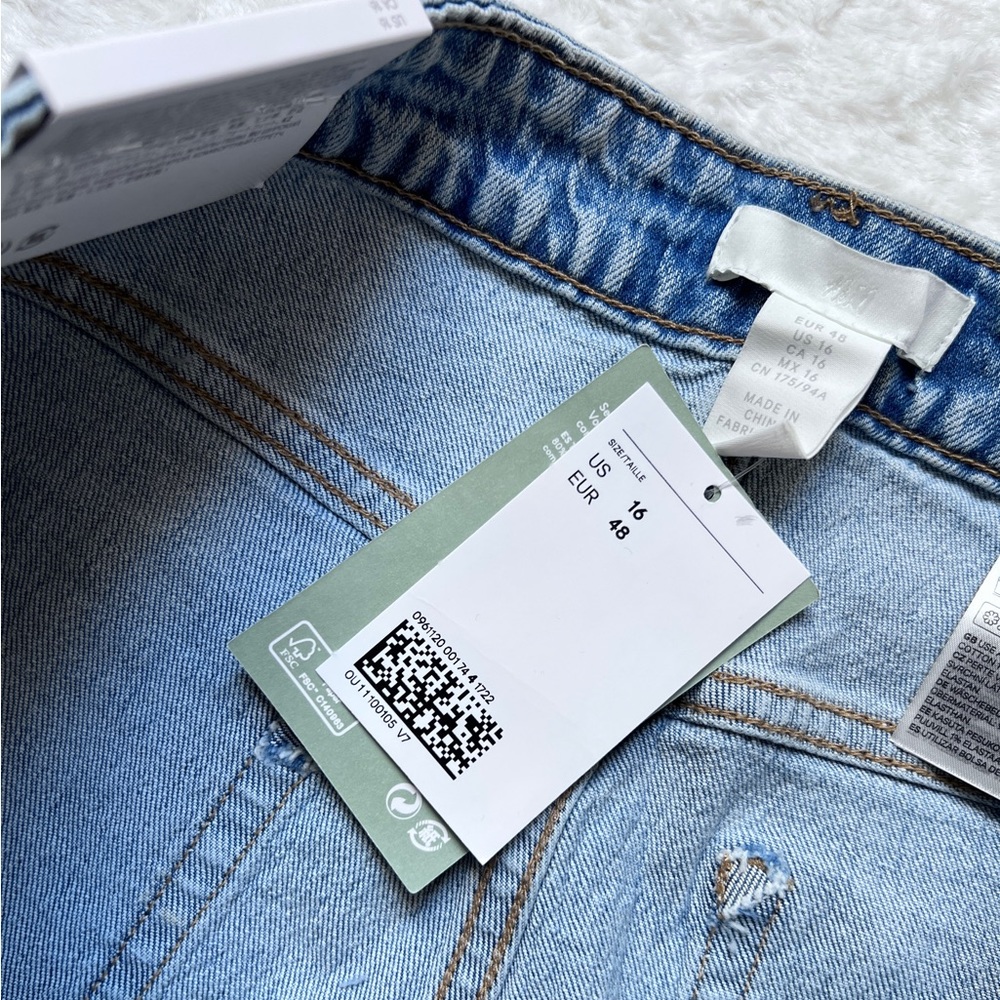 JEANS ๐๐ - Picture 3 of 9